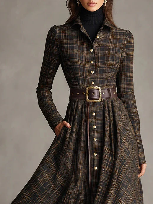 Long plaid brown and black shirt with a spread collar and single closure for a sophisticated look - Image 5