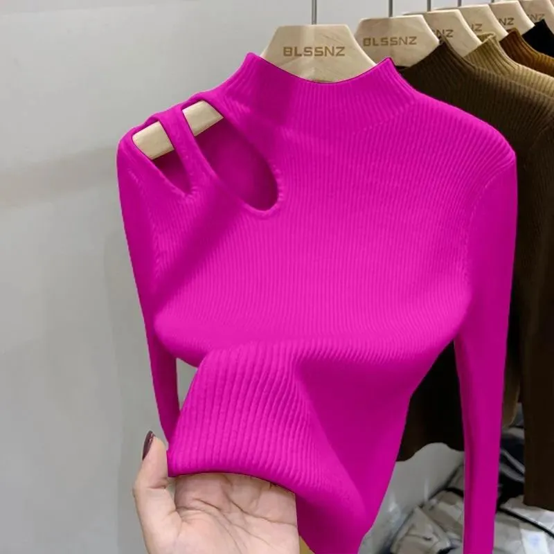 Elegant women's sweater with fashionable keyhole neckline - Image 4