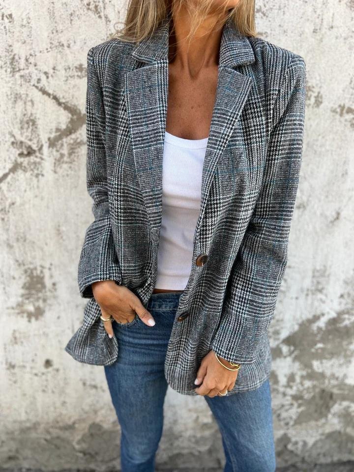 Flaire | Elegant and trendy women's winter plaid blazer - Image 2