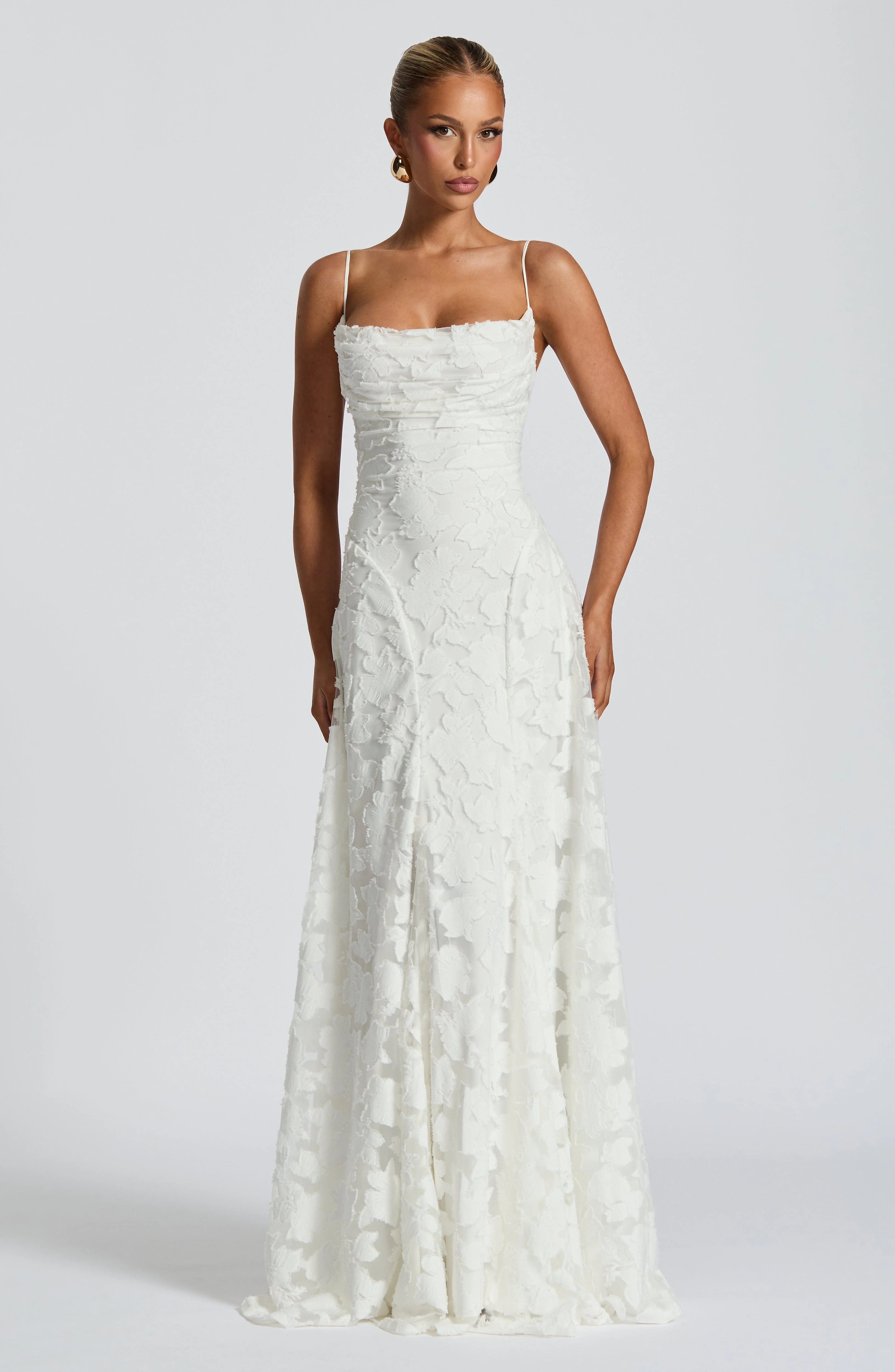 Glamorous Corset Lace Maxi Dress for Special Occasions - Image 3