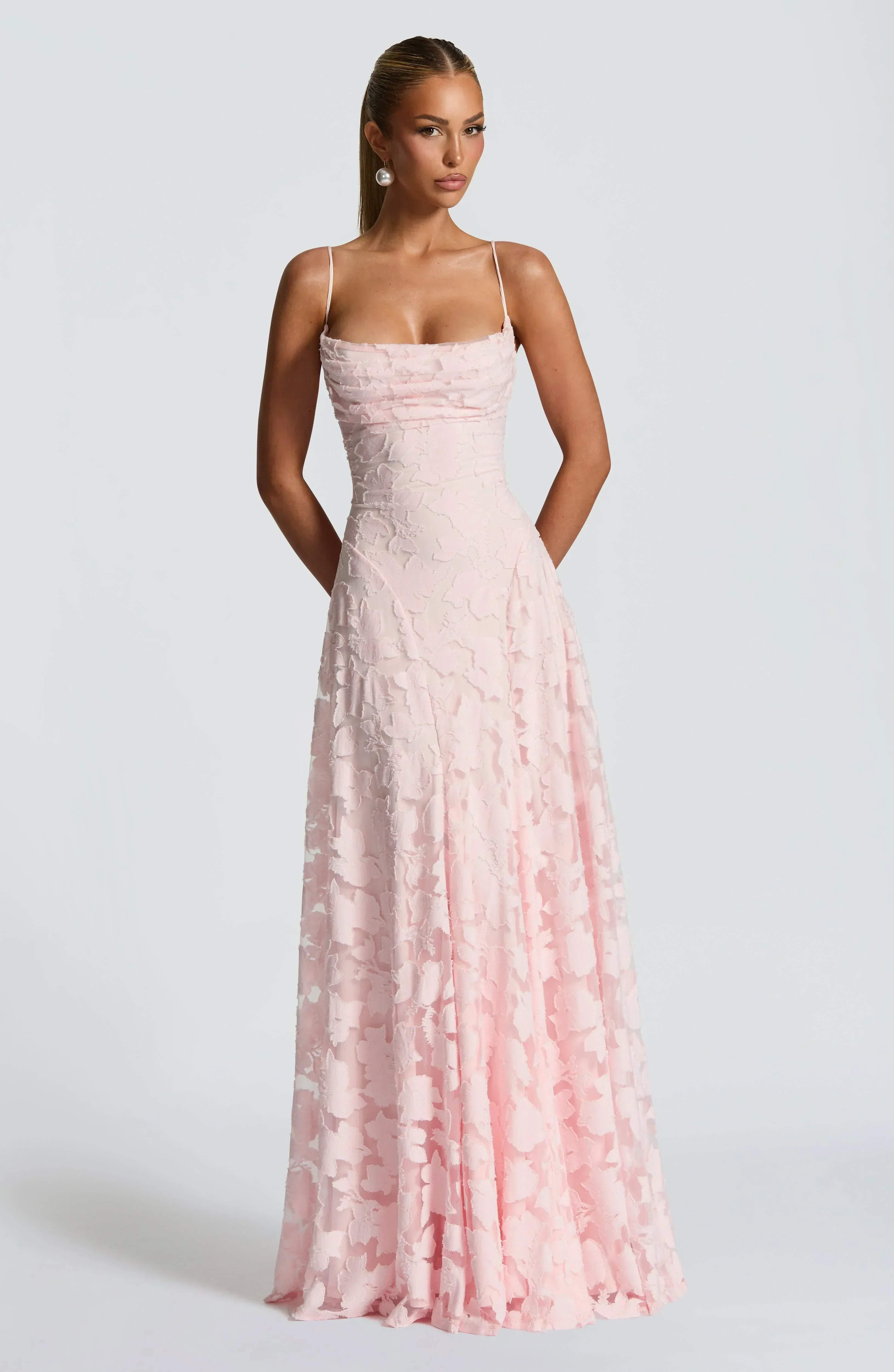 Glamorous Corset Lace Maxi Dress for Special Occasions - Image 4