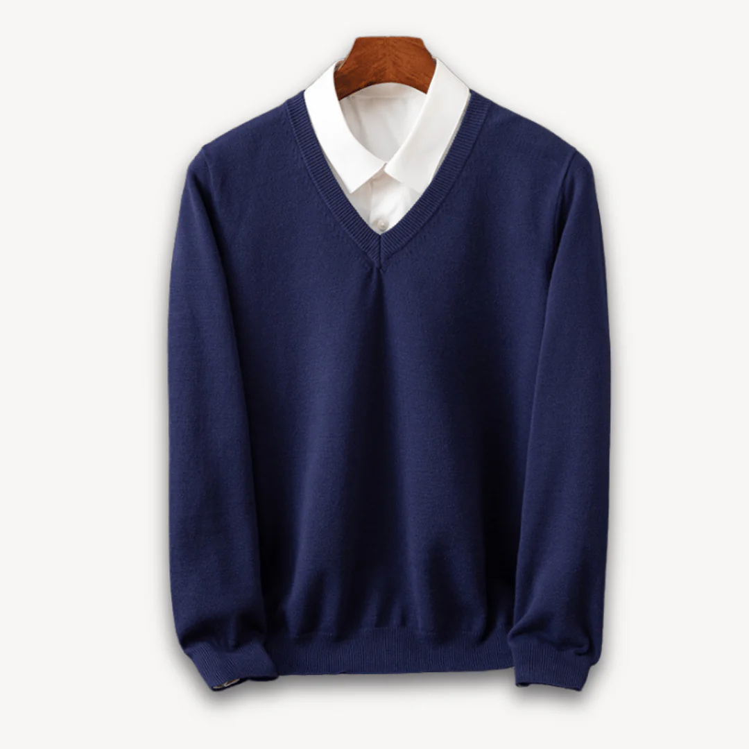 Max – Elegant V-Neck Sweater, Super Soft & Light for Comfortable Style - Image 4