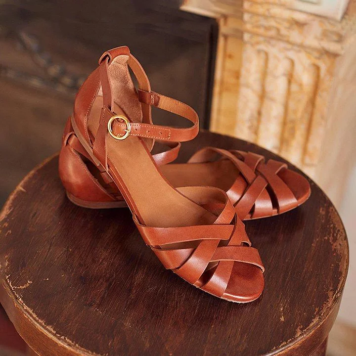 Chic Strappy Flat Sandals - Image 3