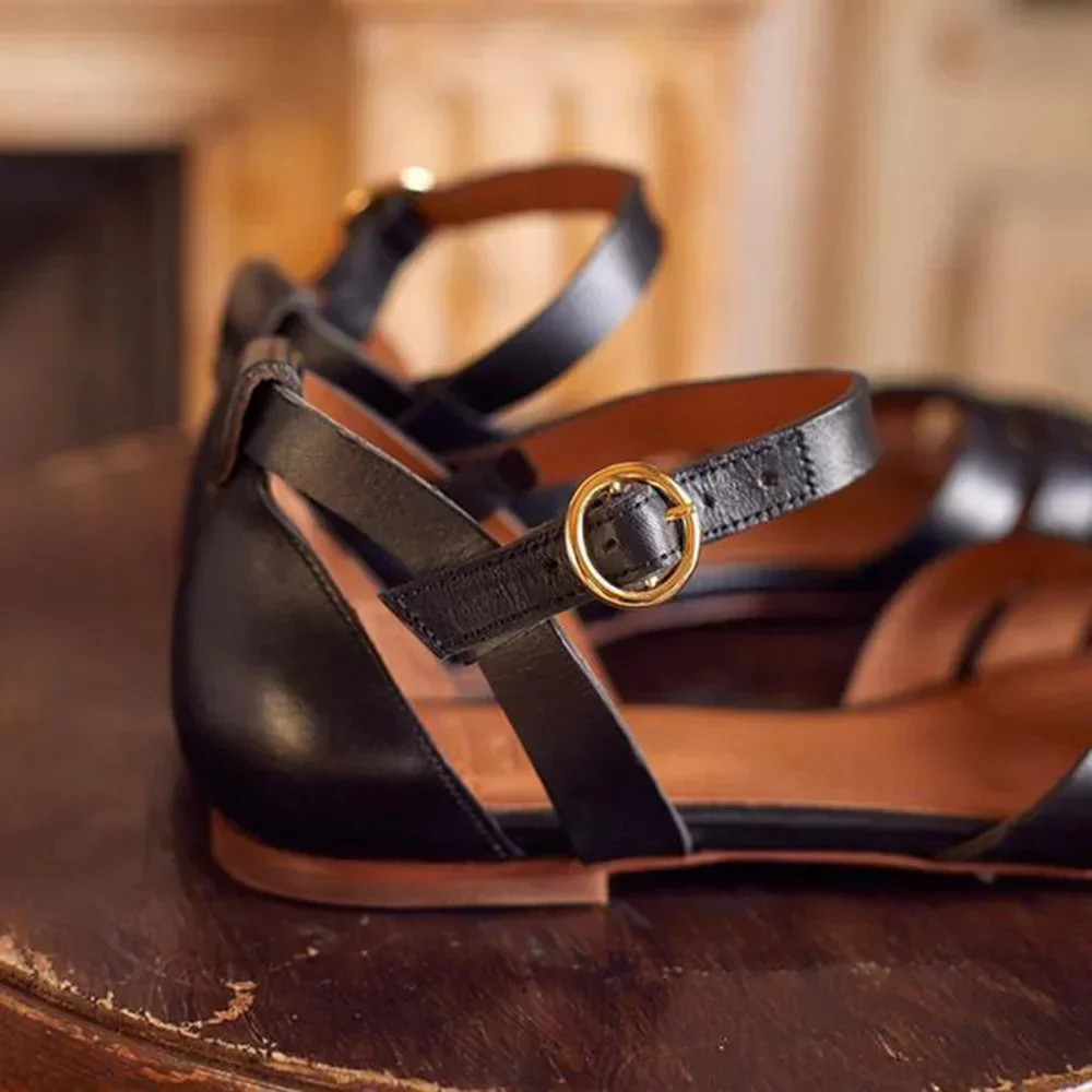 Chic Strappy Flat Sandals - Image 4
