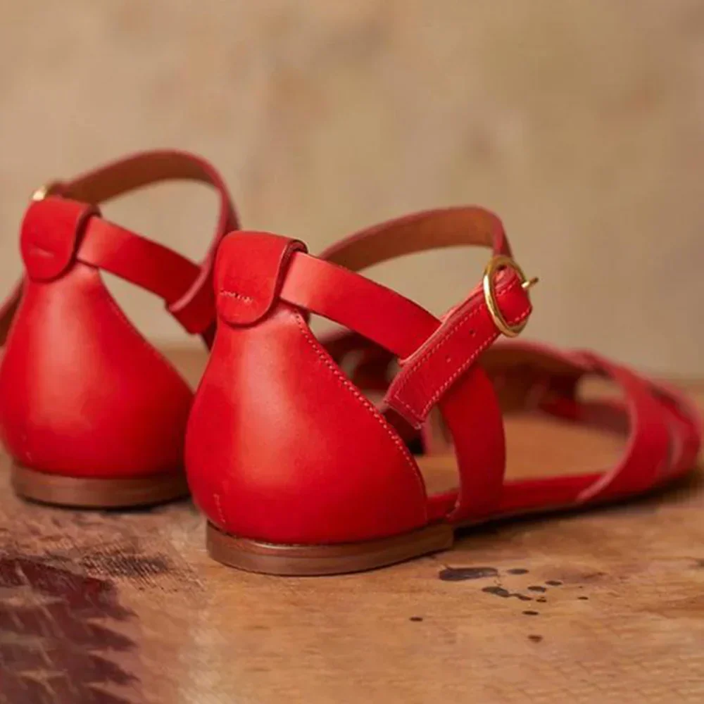 Chic Strappy Flat Sandals - Image 5