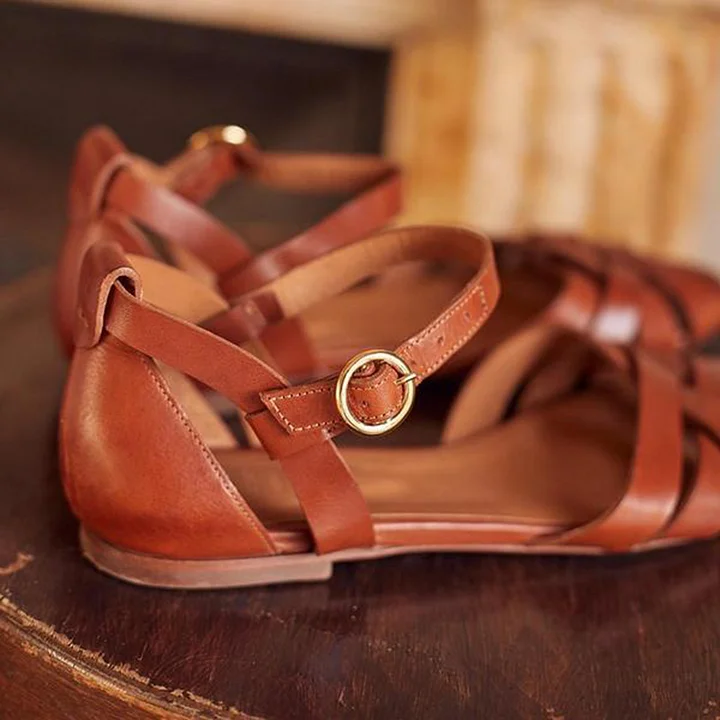 Chic Strappy Flat Sandals - Image 7