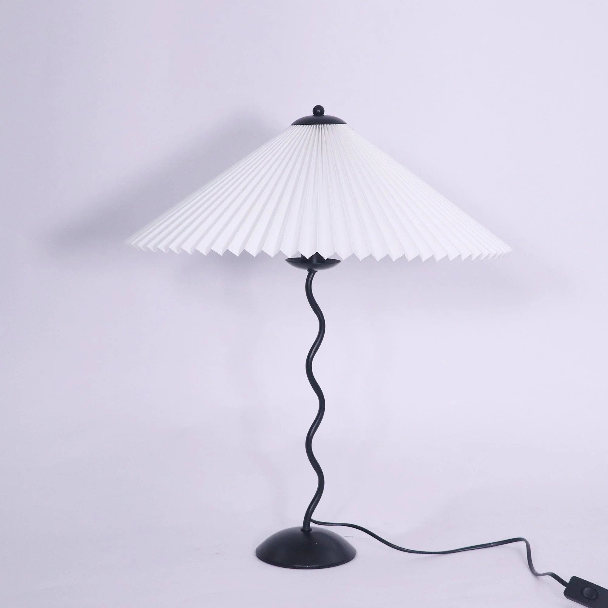 Stylish Squiggle Table Lamp for Modern Atmosphere - Image 58