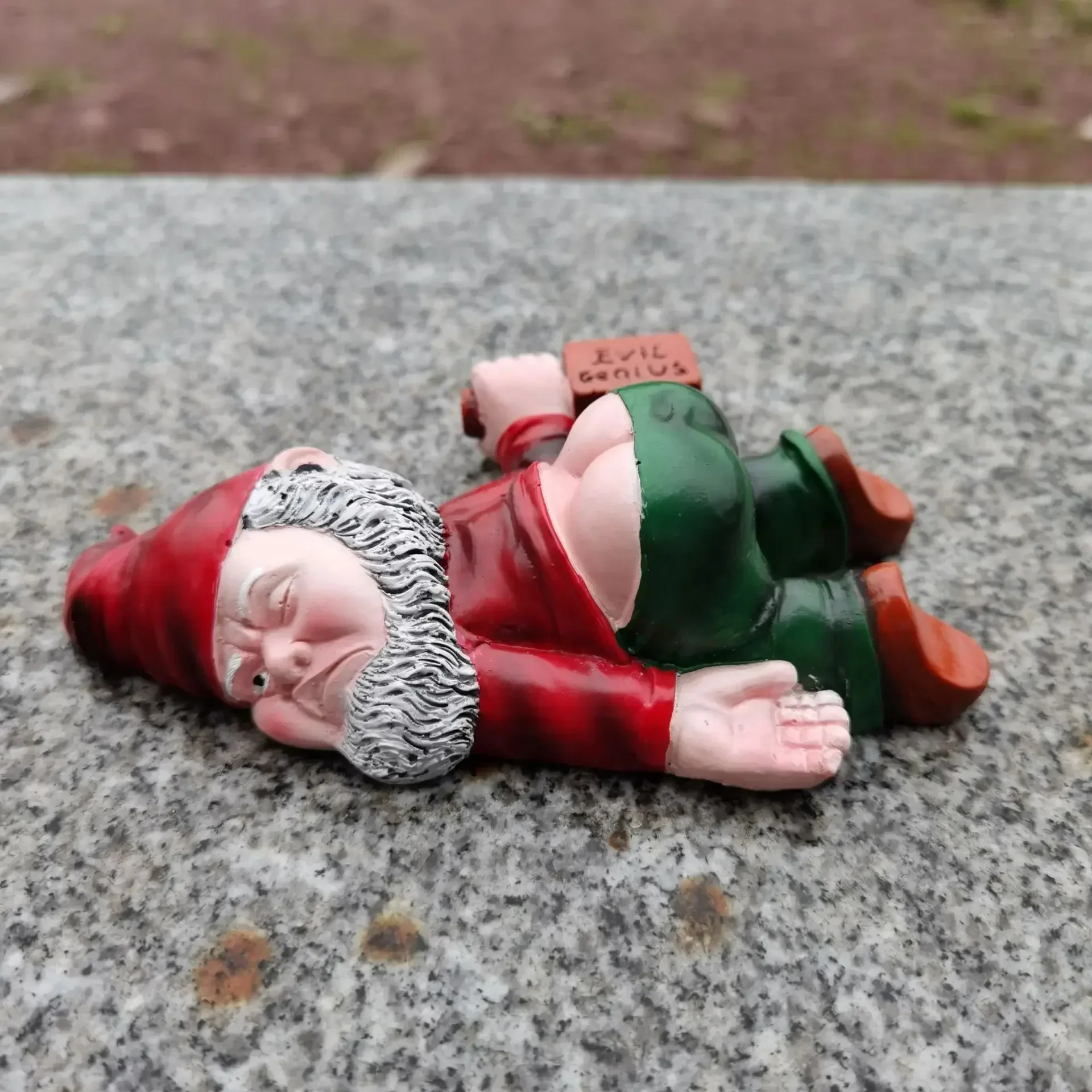 Talaria - Funny Drunk Garden Gnome Made of Weatherproof Resin for Indoor and Outdoor Use, Perfect for Laughter and Decoration - Image 6