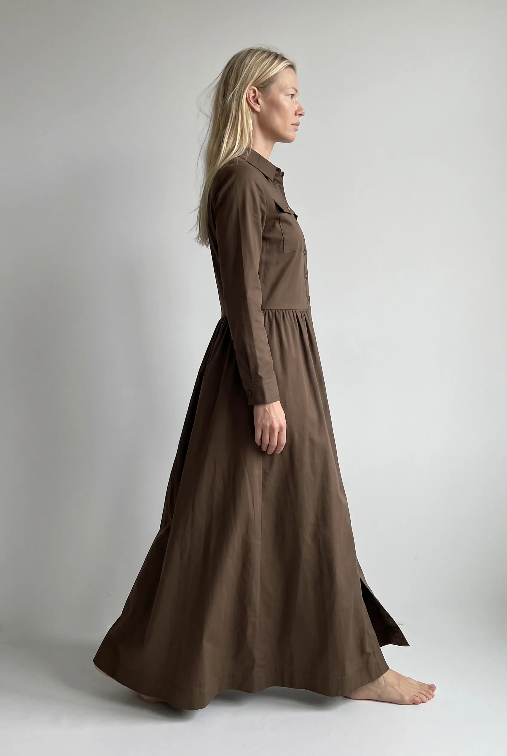 Long Vintage Button-Down Dress for an Elegant and Timeless Style - Image 3