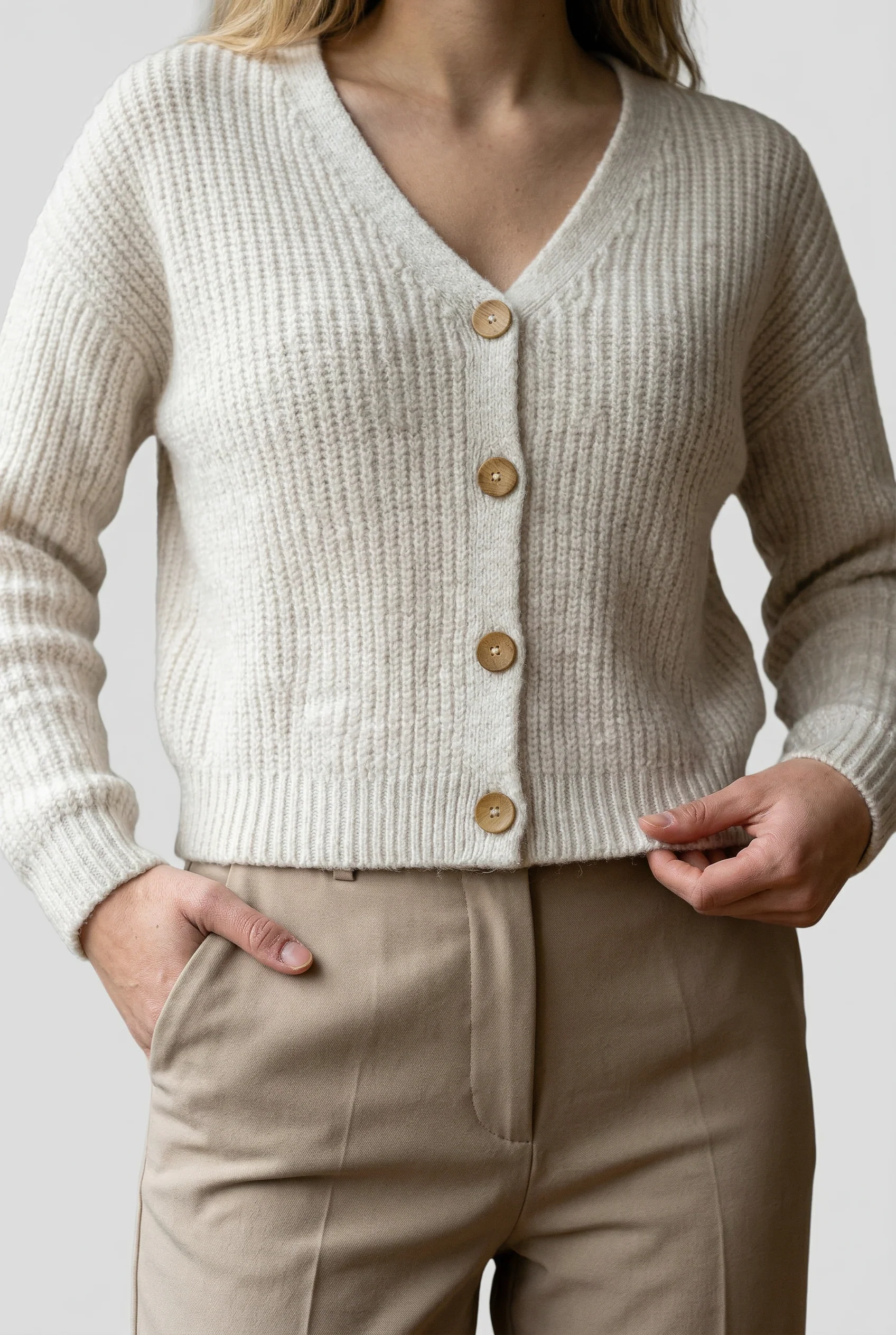 Women's  Cardigan Featuring an Asymmetrical Hem - Image 4