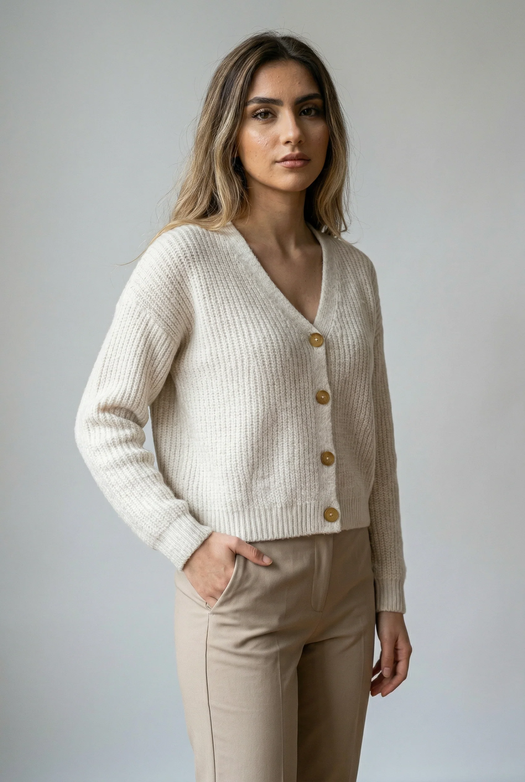 Women's  Cardigan Featuring an Asymmetrical Hem - Image 5